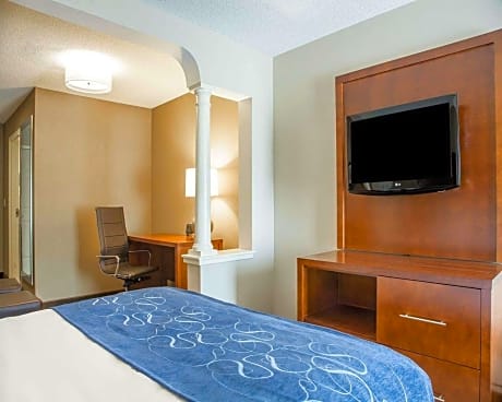2 Queen Beds, Suite, Nonsmoking