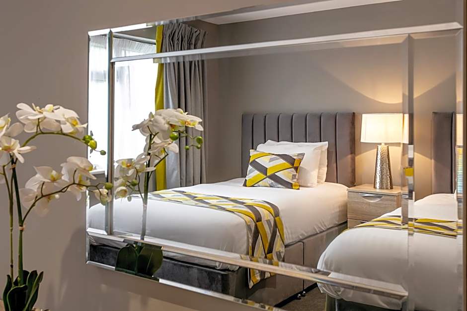Roydon Marina Village Hotel