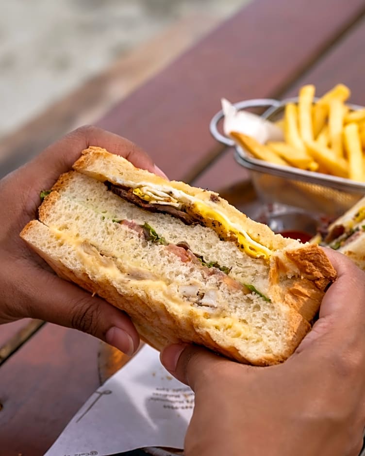 The White Harp Beach Hotel