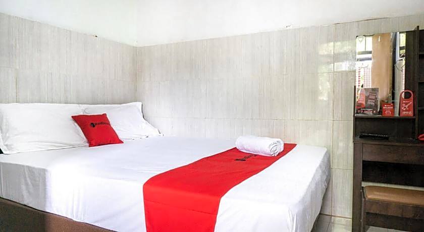 RedDoorz @ Hotel Surabaya Sumenep