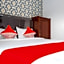 Townhouse Oak Signature Hotel