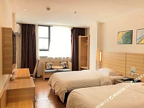 Guangwan Hotel (Guangzhou Zhongshan 8th Road Metro Station)
