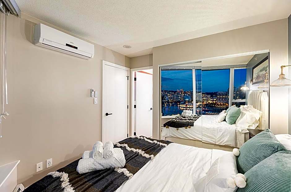 Condo in Downtown Vancouver - Near Rogers Arena