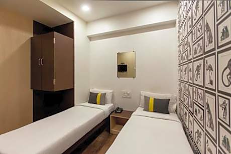 I Qube Single - Shared washroom (Male Only)