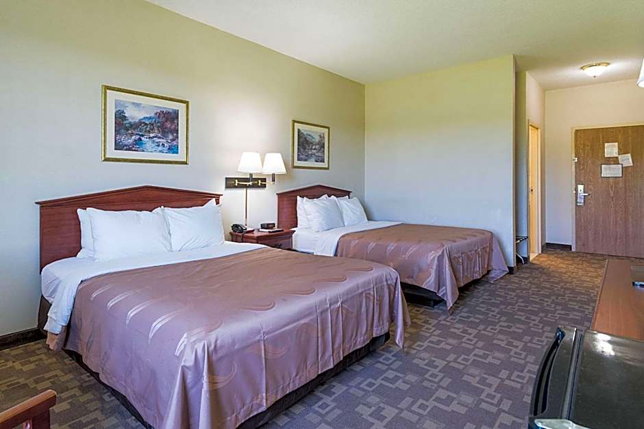 Photo 1 of 7 of 2 Queen Beds, Nonsmoking