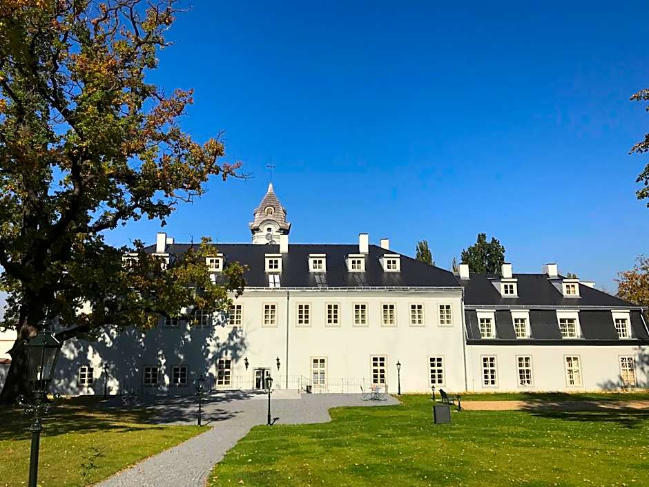 Hotel Panství Dlouhá Lhota