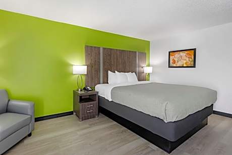 King Room - Accessible/Non-Smoking