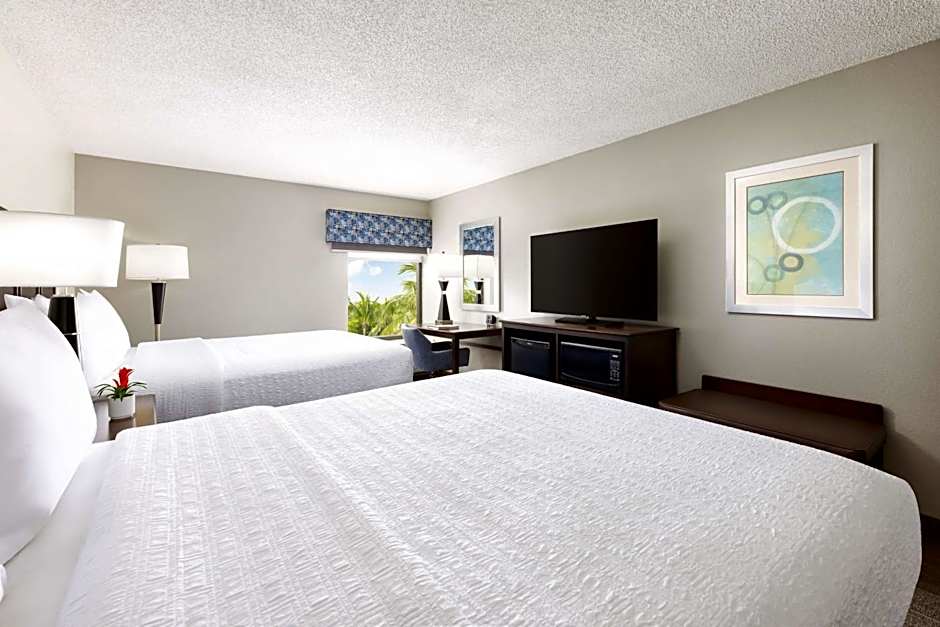 Hampton Inn By Hilton Naples-Central, Fl