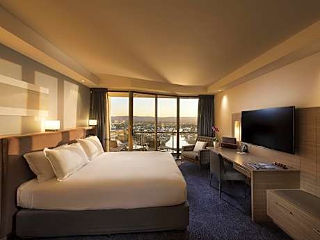 Superior Room, One King Bed, Hinterland Views
