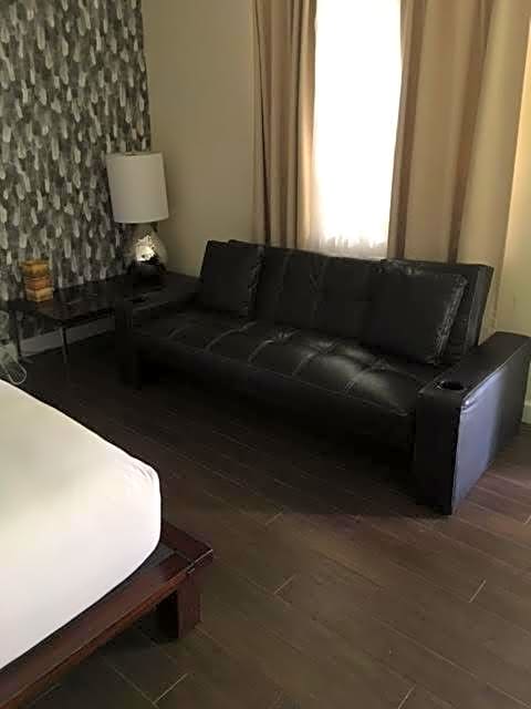 The New Hotel