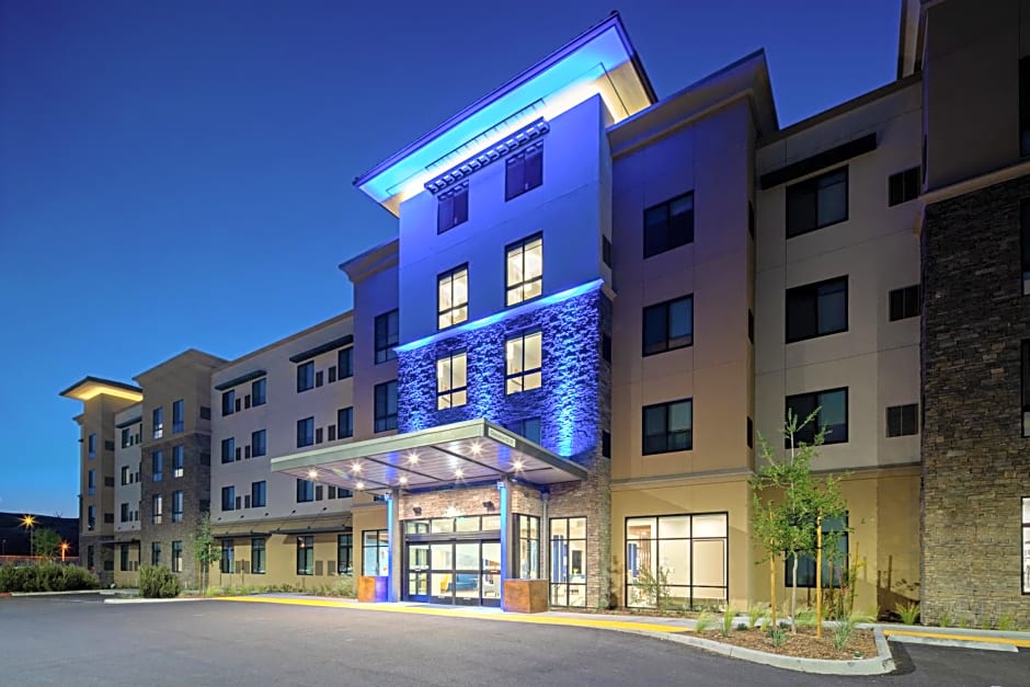 Holiday Inn Express and Suites Valencia - Santa Clarita