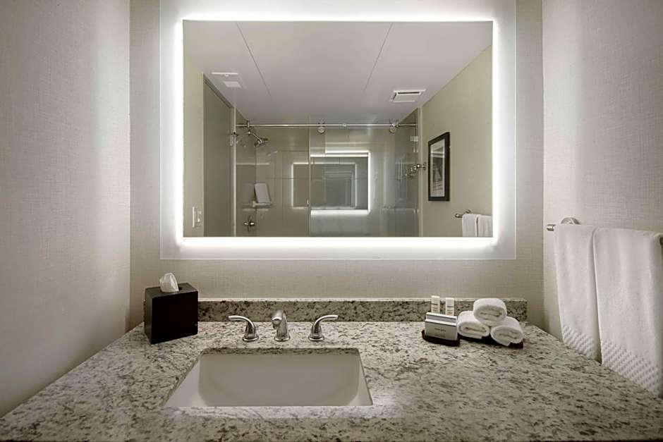 Embassy Suites by Hilton Jacksonville Baymeadows