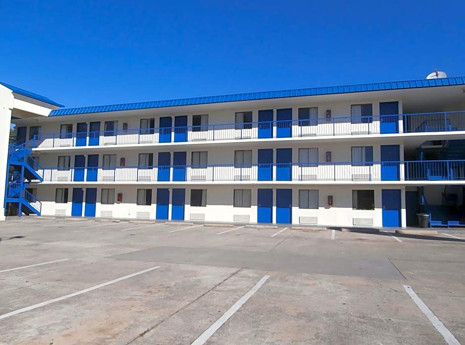 Americas Best Value Inn Tucker