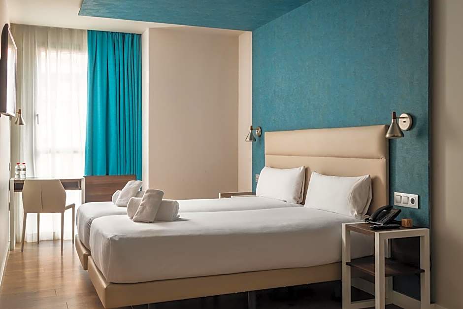 Arya Stadium Hotel