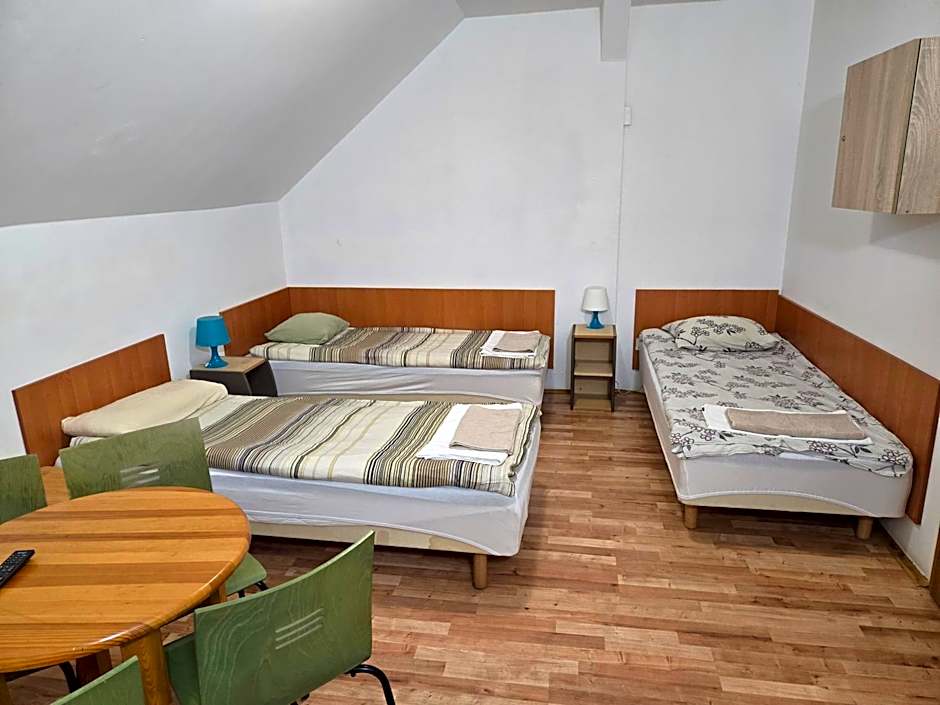 KWT Hostel Nowogard - Self Check-In - Wejscie na KOD
