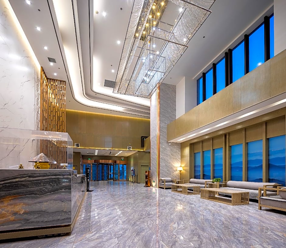 Rezen Hotel Urumqi High-speed Railway Station