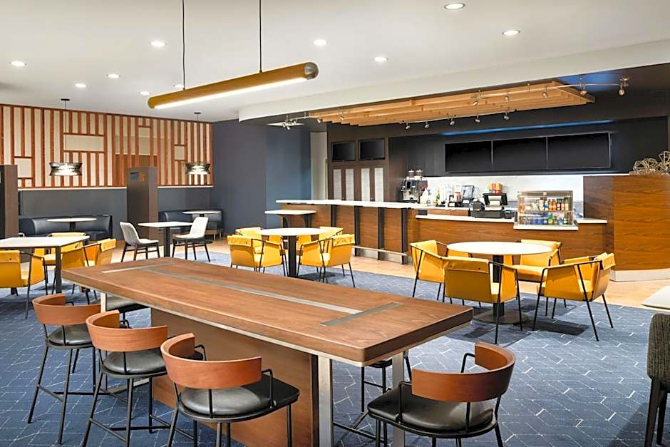 Courtyard by Marriott Charlotte City Center