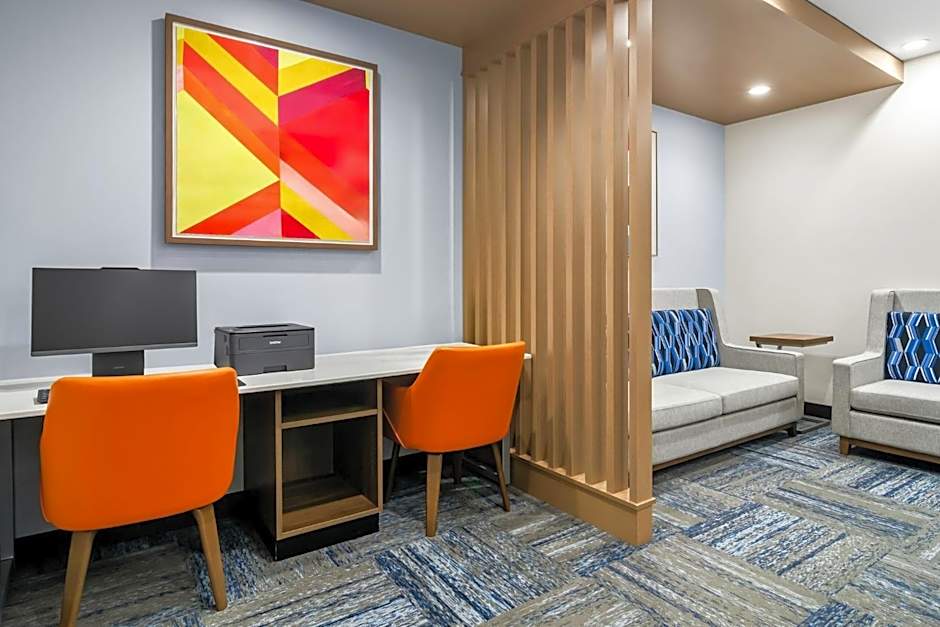Holiday Inn Express & Suites Joplin Southeast by IHG
