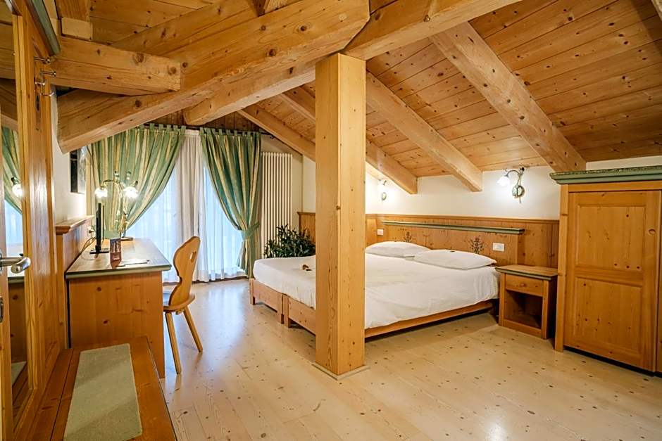 Photo 1 of 6 of 1 Double Bed or 2 Beds