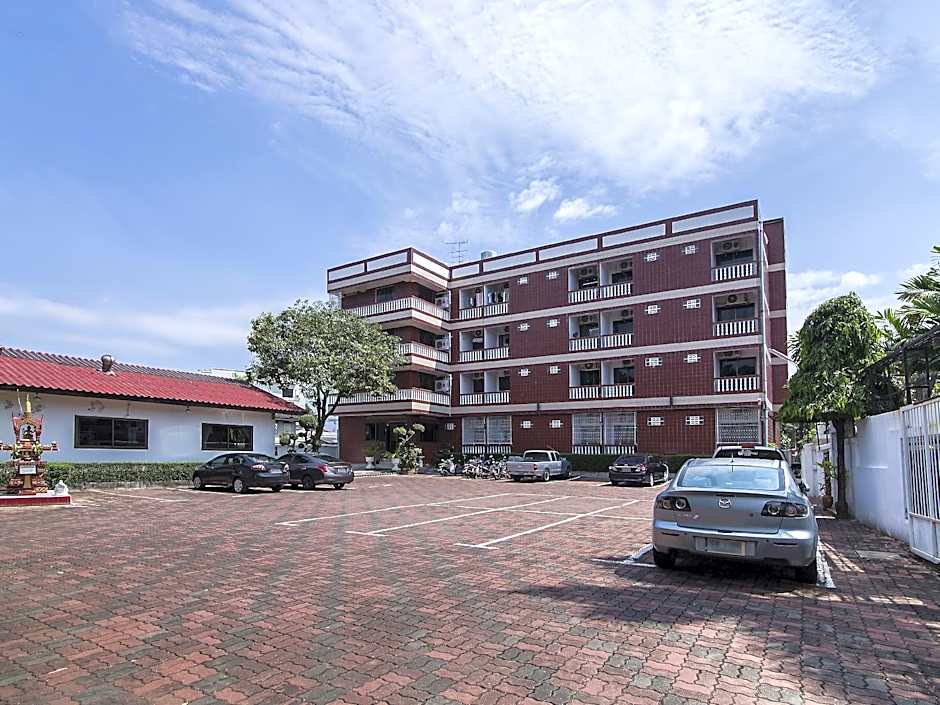 Good Houses Apartment