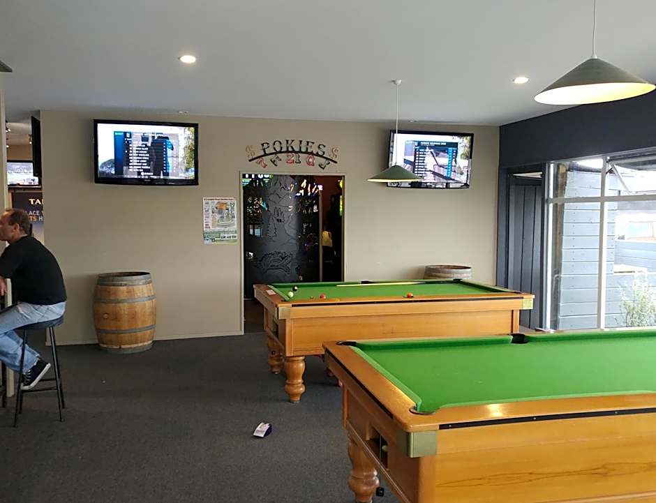 Pineacres Motel and Park