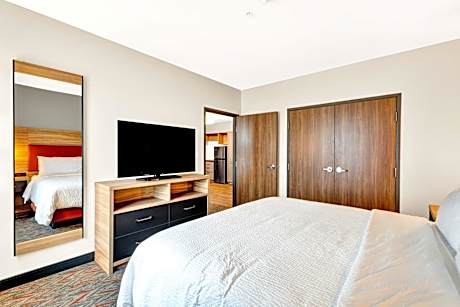One-Bedroom King Suite with Living Area