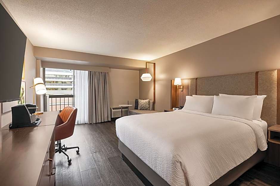 Holiday Inn & Suites Vancouver Downtown By IHG