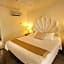 Hotel & Suites El Moro