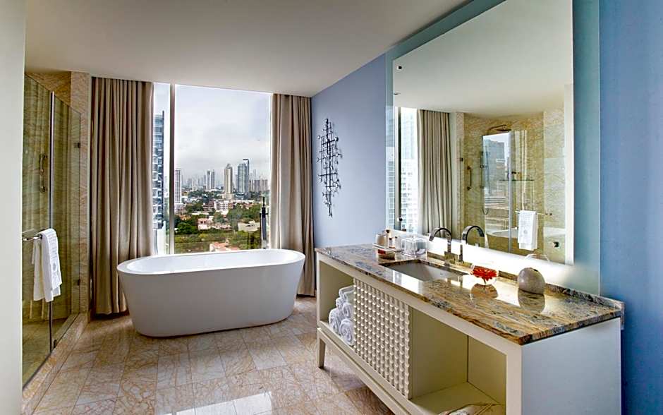 Global Hotel Panama