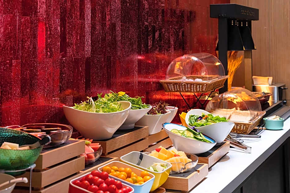 From K Huan Kai Hotel Tiyuxi Metro Station