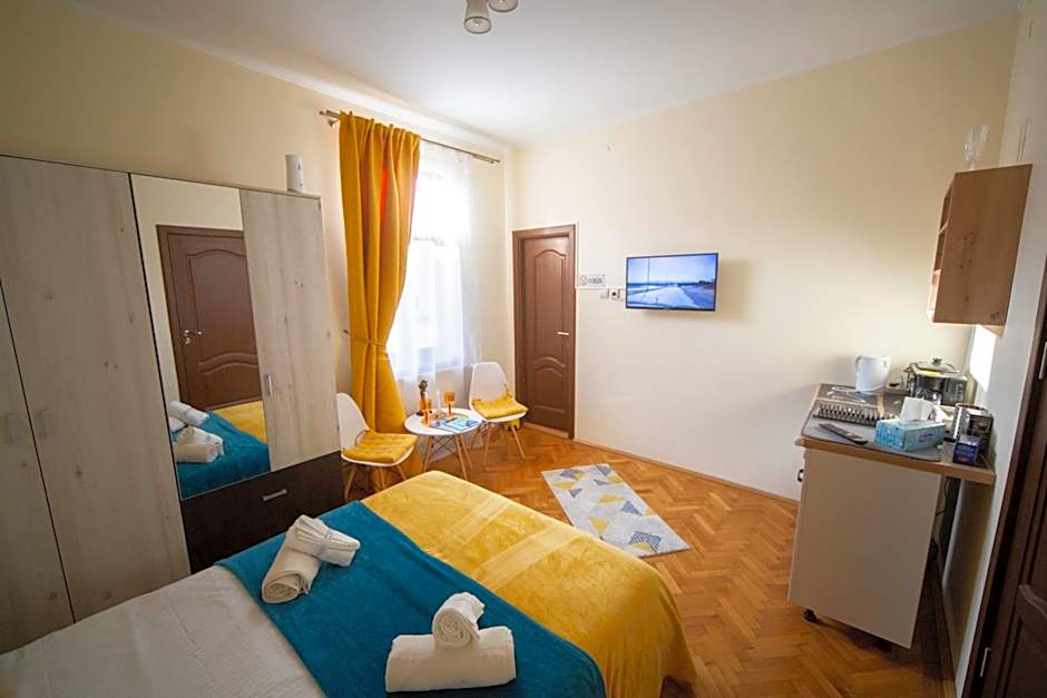 Happy Mood Apartments