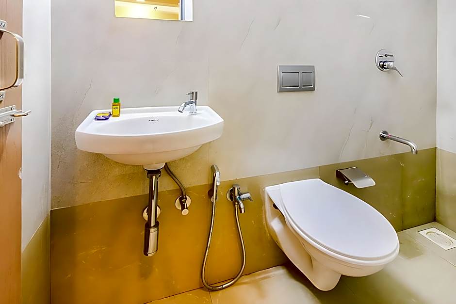 FabHotel Silver Lake