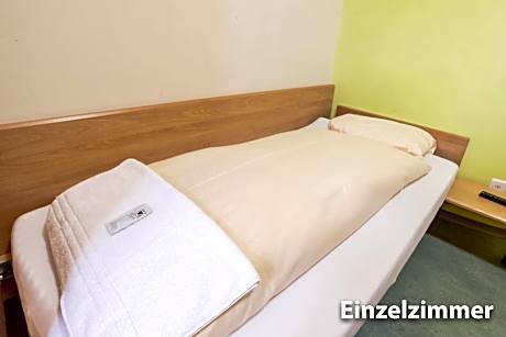 Single Room with Shared Bathroom