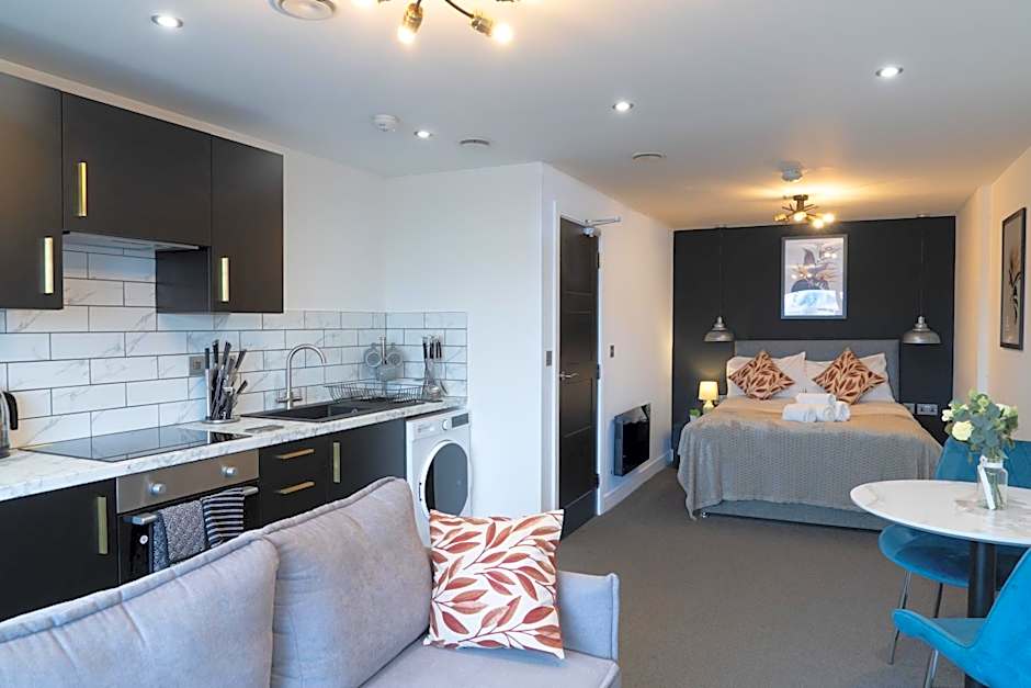 Studio & 1 Bedroom Apartments - PE1 - Contractor Friendly - Free Parking - Sofa Beds - Sky TV - Full Kitchen - Washer Dryer - WiFi