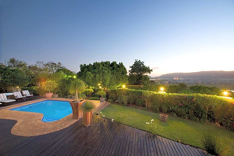 Candlewood Lodge