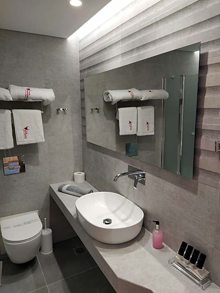 Photo 1 of 6 of Quadruple Room