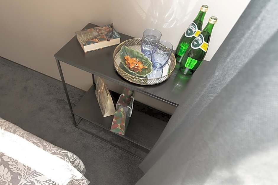 Happy Inn Rooms & Suites