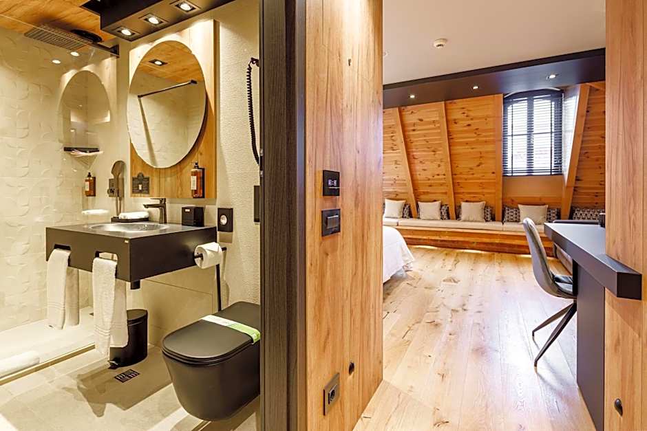 SCHUSTER Boarding House