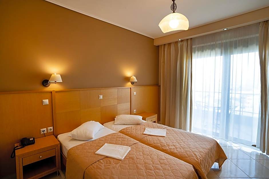 Evia Hotel & Suites