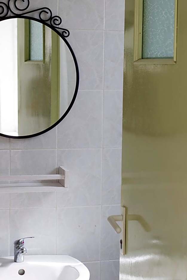 Armadoros Hotel / Ios Backpackers