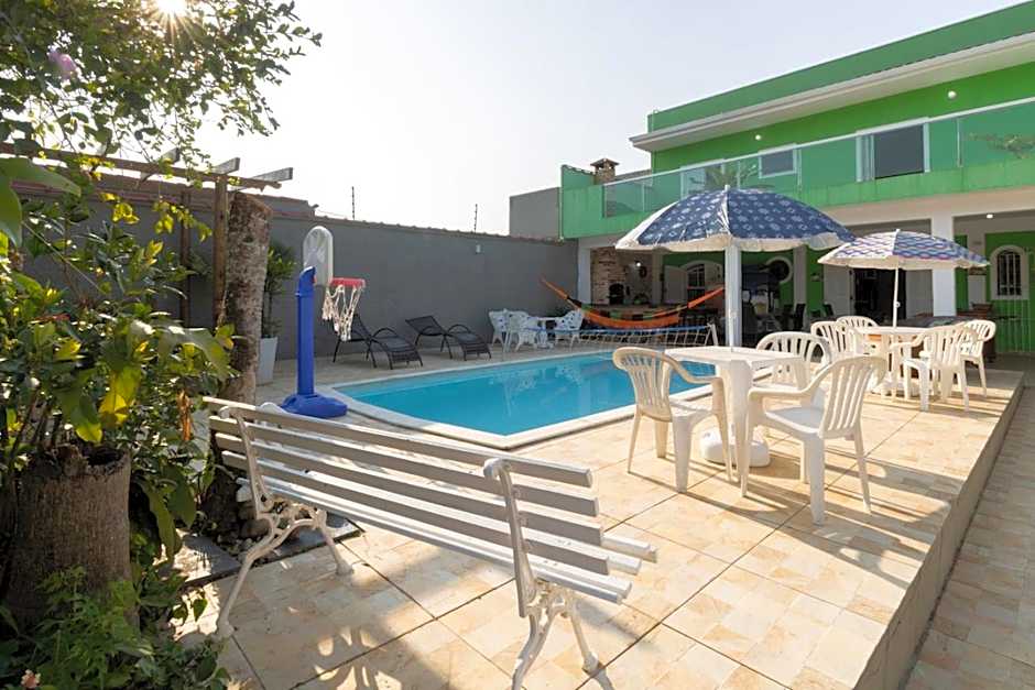 Casa com piscina prox a Praia em Peruibe SP