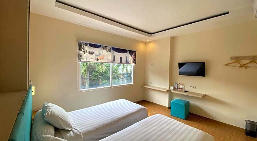 Front One Budget Malang