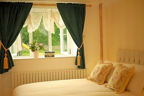Superior Twin Room with Garden View