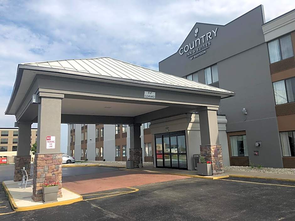 Country Inn & Suites by Radisson, Mt. Pleasant-Racine West, WI