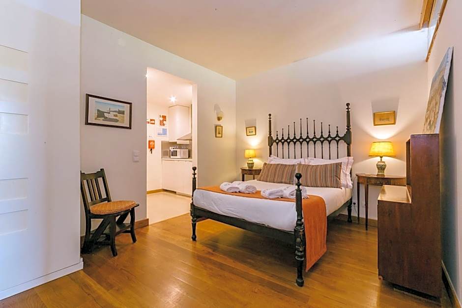 Rent4Rest Estoril Beachfront Apartments