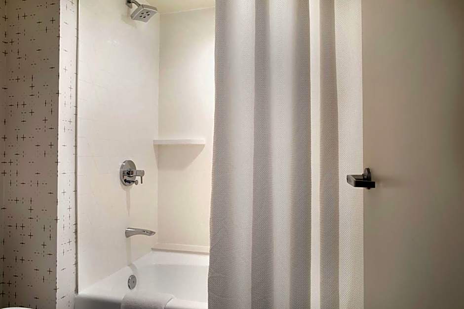 Crowne Plaza Atlanta Perimeter at Ravinia By IHG