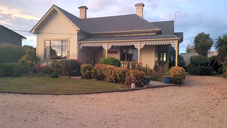 Century House B & B flatlette