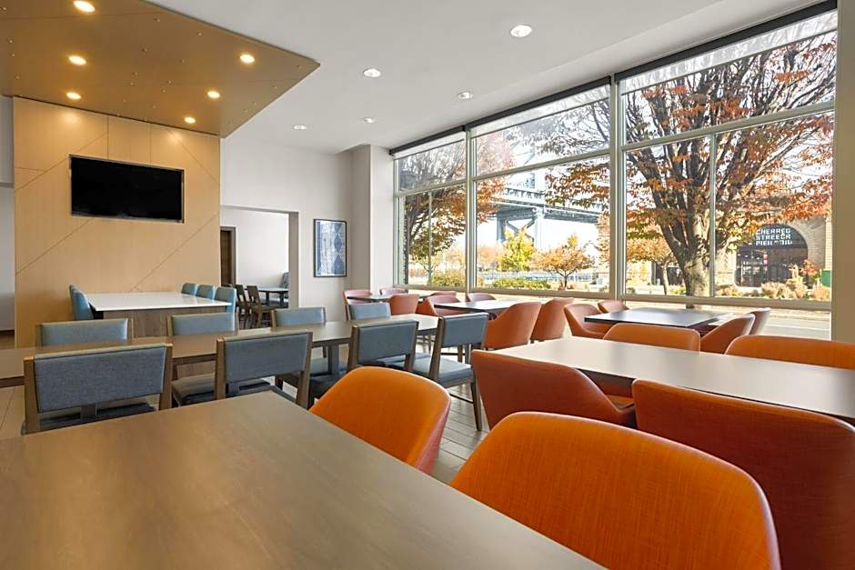 Holiday Inn Express Philadelphia Penn's Landing By IHG