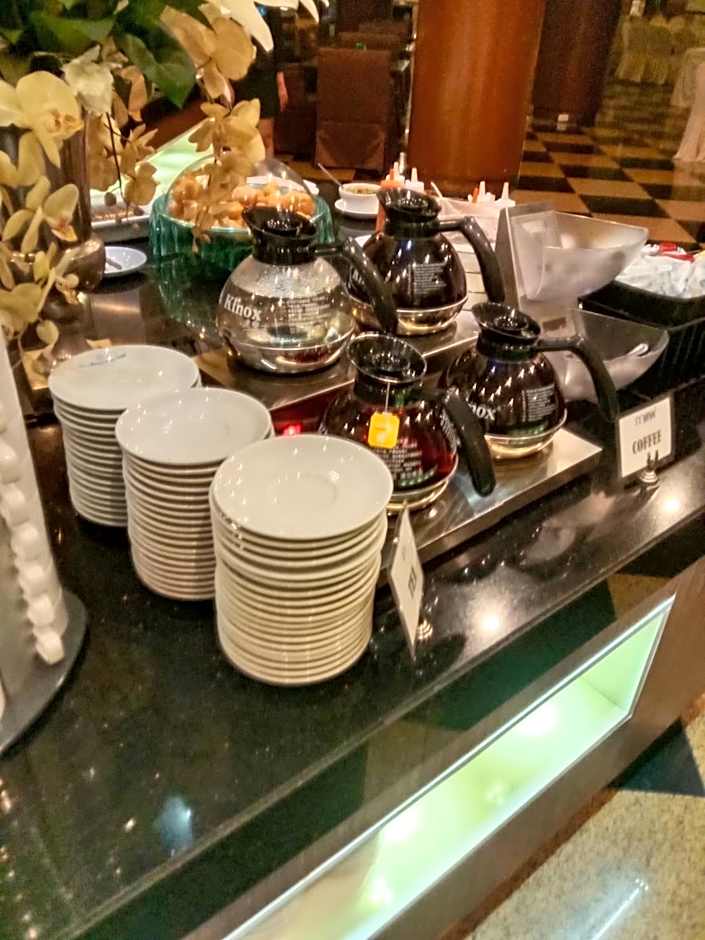 Sri U-Thong Grand Hotel