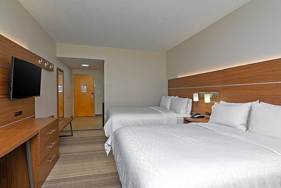 Holiday Inn Express Hotel & Suites Woodbridge By IHG